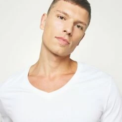 Pier One Hombre 2 PACK - Camiseta Básica - White 12 Pier One Hombre 2 PACK - Camiseta Básica - White -Ofertas Pier One Tienda 2464778c5d314b51b098f8e722d959b0