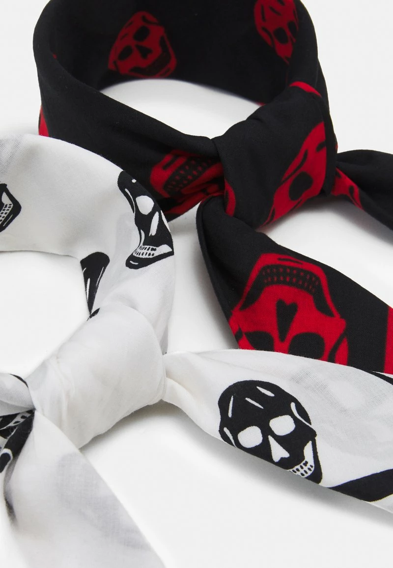 Pier One Unisexo BANDANA 2 PACK UNISEX - Pañuelo - Black/white/red 4 Pier One Unisexo BANDANA 2 PACK UNISEX - Pañuelo - Black/white/red - Imagen 2