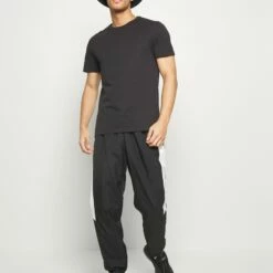 Pier One Hombre 7 PACK - Camiseta Básica - Black -Ofertas Pier One Tienda 30a3e0dc5da04a31ab70269ed3a302e3