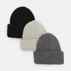 Pier One Unisexo 3 PACK UNISEX - Gorro - Black/dark Grey/off-white -Ofertas Pier One Tienda 452f7f26e6c34026b112dcd8b7ade1db