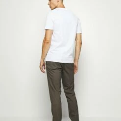 Pier One Hombre 2 PACK - Camiseta Básica - White 11 Pier One Hombre 2 PACK - Camiseta Básica - White -Ofertas Pier One Tienda 75d02437a8b44cafaa16a48532d0135e