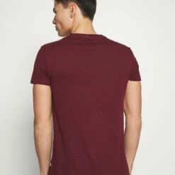 Pier One Hombre Camiseta Básica - Bordeaux -Ofertas Pier One Tienda 78832665bbab4a759b2ca32b68fb5a77