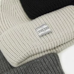 Pier One Unisexo 3 PACK UNISEX - Gorro - Black/dark Grey/off-white -Ofertas Pier One Tienda 95a5e9e5960d44b887ec581a941f516e