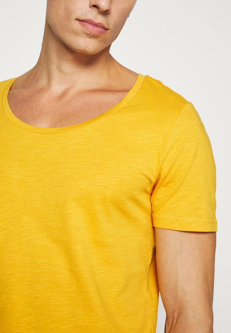Pier One Hombre Camiseta Básica - Light Yellow 7 Pier One Hombre Camiseta Básica - Light Yellow - Imagen 5