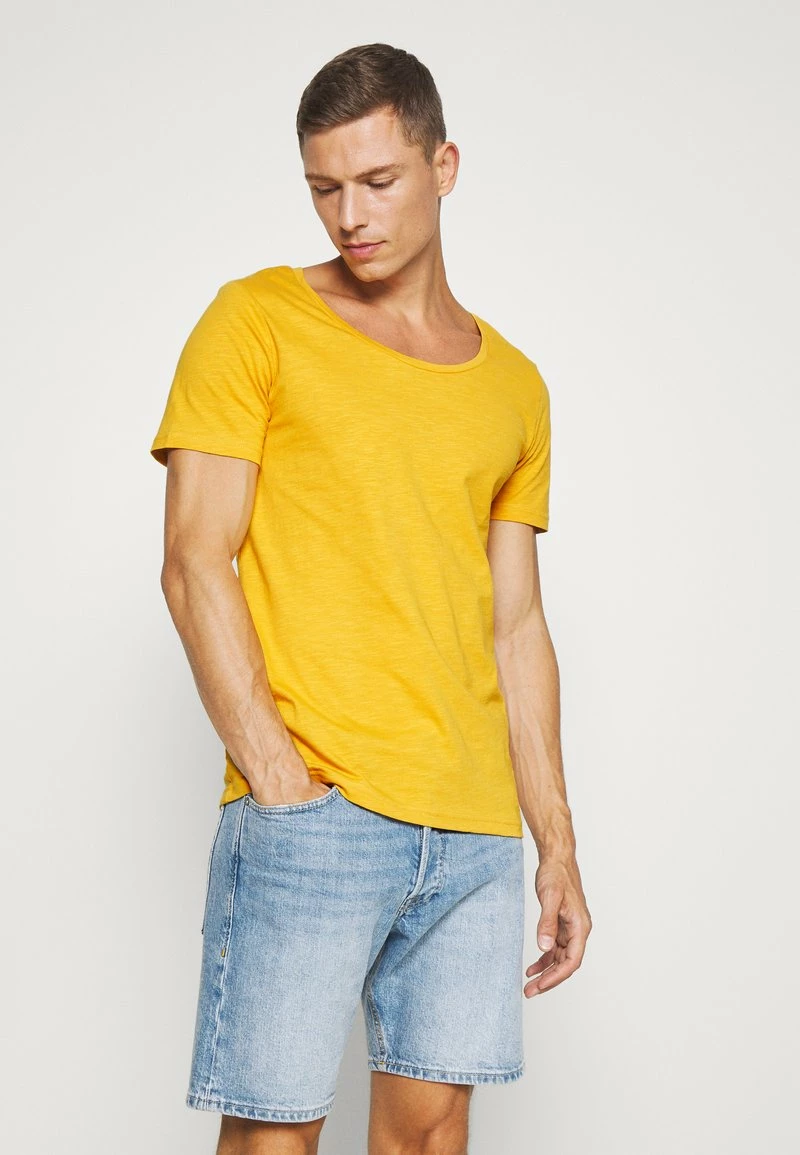 Pier One Hombre Camiseta Básica - Light Yellow 3 Pier One Hombre Camiseta Básica - Light Yellow