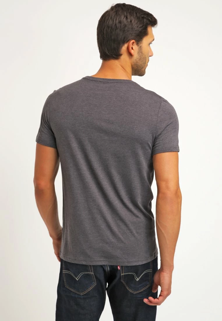 Pier One Hombre 2 PACK - Camiseta Básica - Dark Grey Melange 6 Pier One Hombre 2 PACK - Camiseta Básica - Dark Grey Melange - Imagen 4