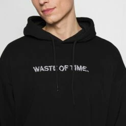 Pier One Hombre WASTE OF TIME HOOD - Jersey Con Capucha - Black 13 Pier One Hombre WASTE OF TIME HOOD - Jersey Con Capucha - Black -Ofertas Pier One Tienda f9da2fdfbf654bf09b226b223f3c39d5